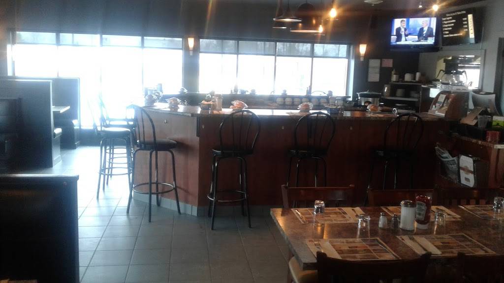 Restaurant lOasis | restaurant | 290 QC-108, Courcelles, QC G0M 1C0, Canada | 4184835651 OR +1 418-483-5651
