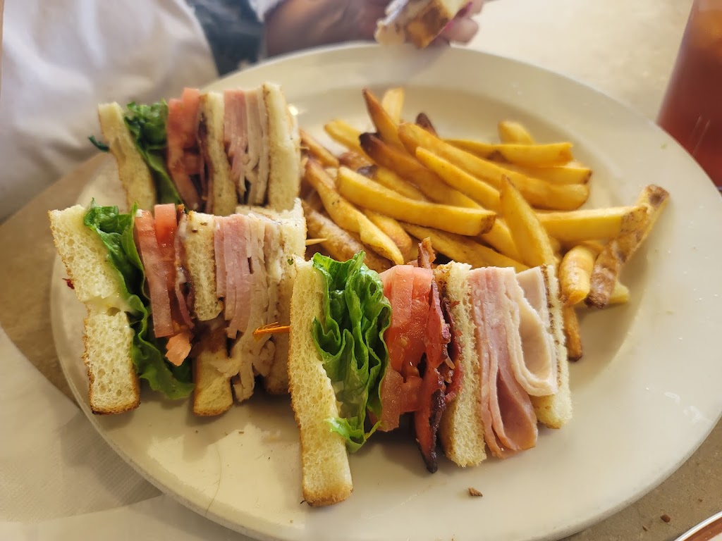 Paradise Grill | restaurant | 90 E Main St, Quincy, CA 95971, USA | 5302830591 OR +1 530-283-0591