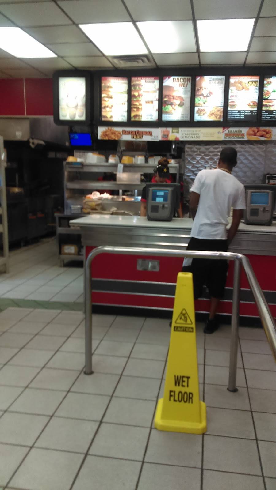 Hardees | restaurant | 30759 Sussex Hwy, Laurel, DE 19956, USA | 3028756013 OR +1 302-875-6013