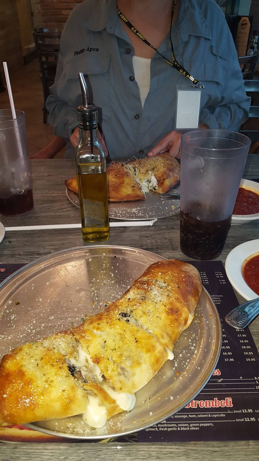 Angelos Pizzeria | restaurant | 3325 S University Dr, Davie, FL 33328, USA | 9549472200 OR +1 954-947-2200