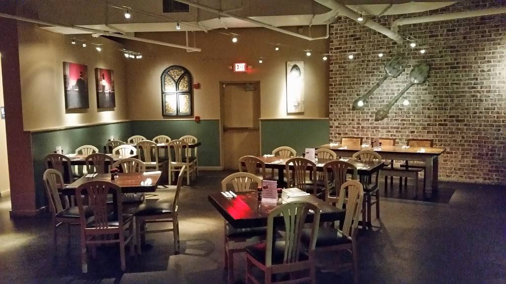 JohnnyLukes KitchenBar | restaurant | 5500 Market St #130, Wilmington, NC 28405, USA | 9107691798 OR +1 910-769-1798