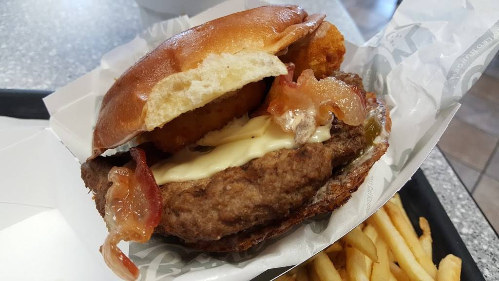 Carls Jr. | restaurant | 4525 NE 4th St, Renton, WA 98059, USA | 4252555555 OR +1 425-255-5555