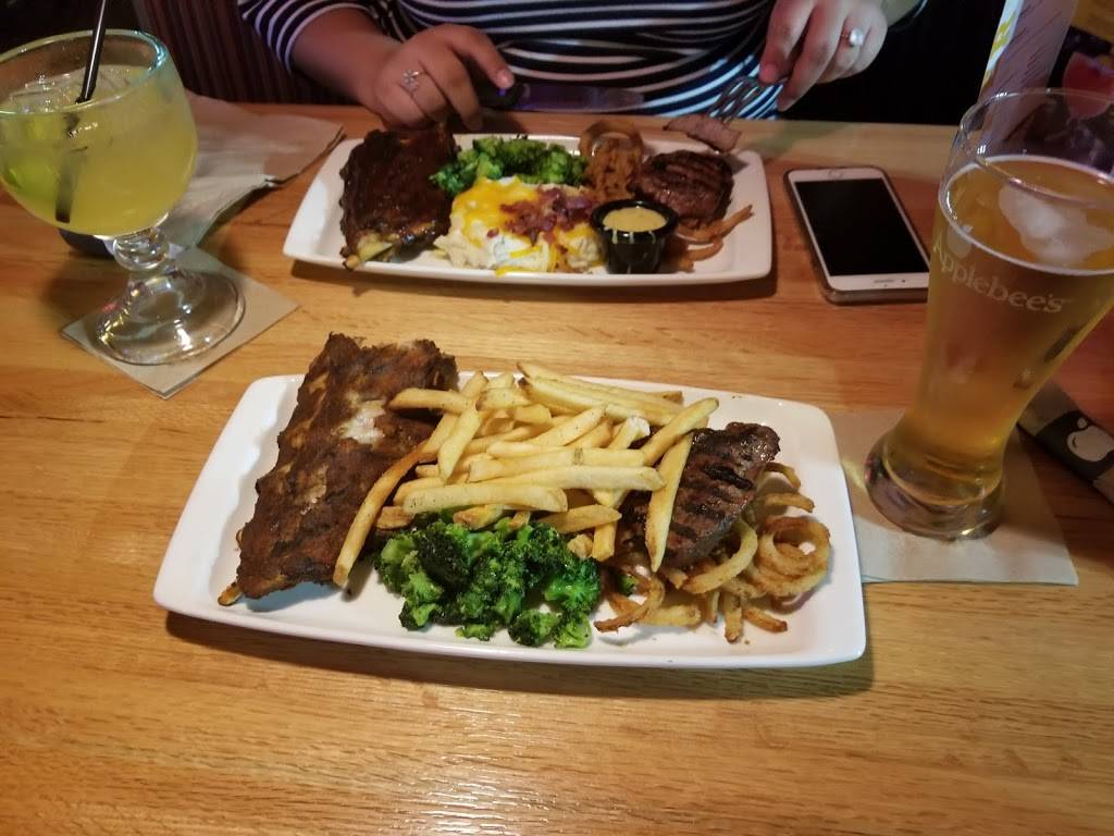 Applebees Grill + Bar | restaurant | 251 N Main St, Watertower Plaza, Leominster, MA 01453, USA | 9784669223 OR +1 978-466-9223