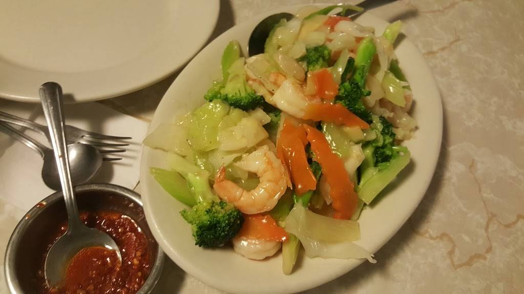 Long Sing Restaurant | restaurant | 2120 N Green Bay Rd, Waukegan, IL 60087, USA | 8475998278 OR +1 847-599-8278