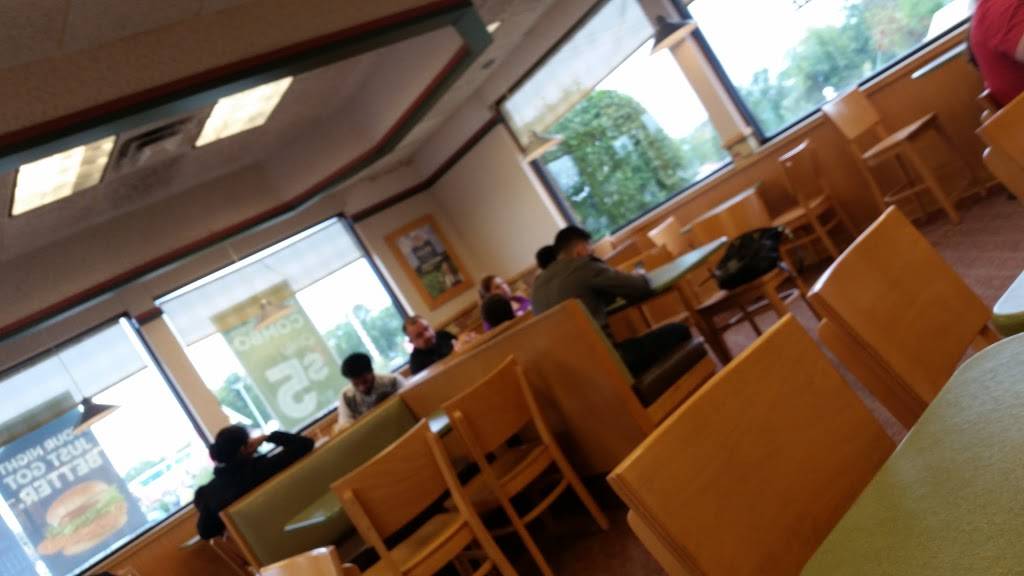 Wendys | restaurant | 622 Bonnie Dundee Rd, Dundee Township, IL 60118, USA | 8474289205 OR +1 847-428-9205