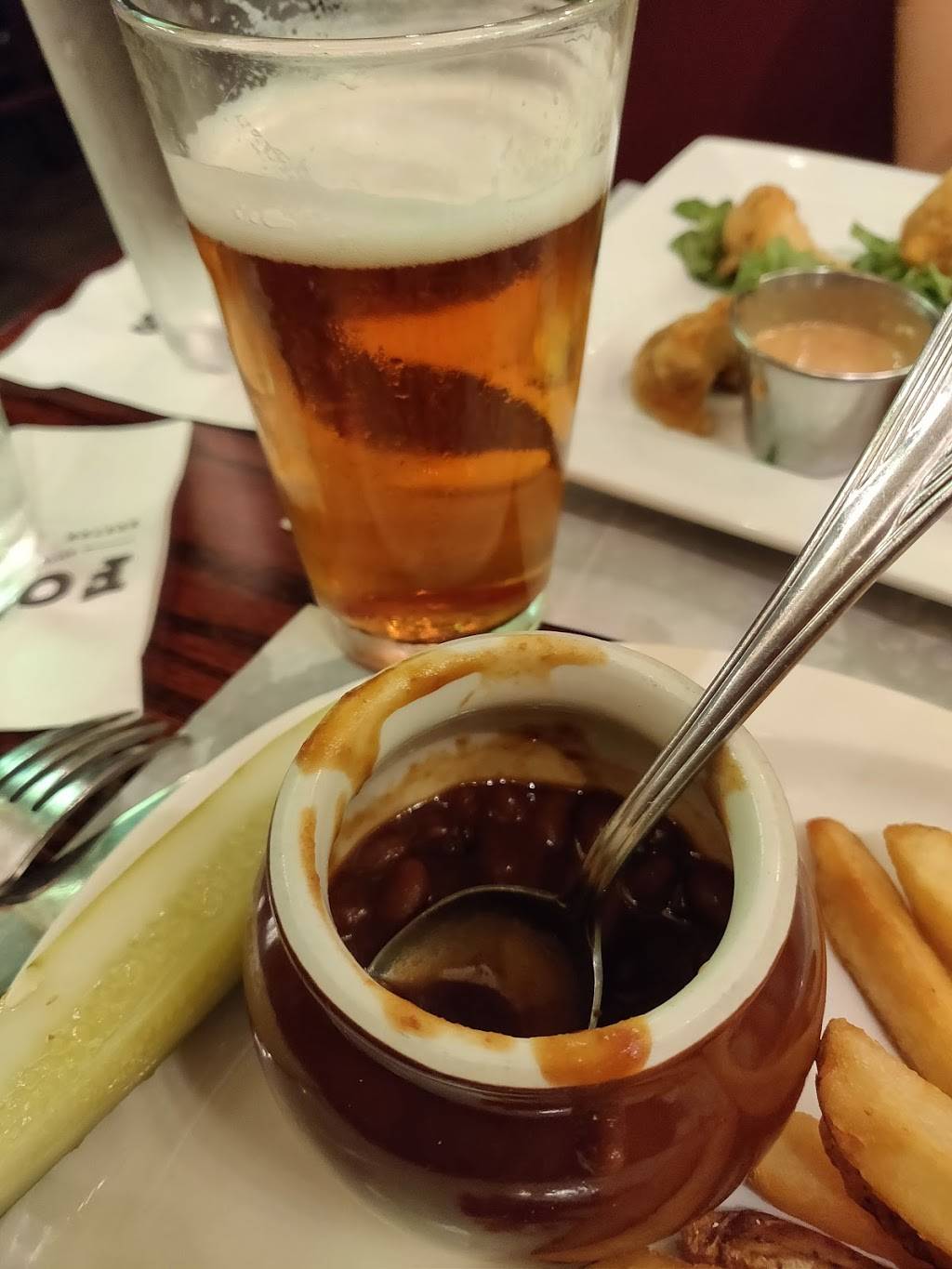 The Fours Restaurant & Sports Bar | restaurant | 166 Canal St, Boston, MA 02114, USA | 6177204455 OR +1 617-720-4455