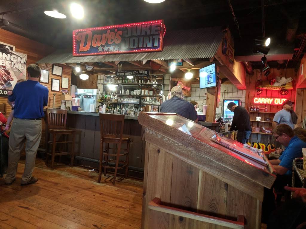 Famous Daves Bar-B-Que | restaurant | 3030 Milton Ave, Janesville, WI 53545, USA | 6087578100 OR +1 608-757-8100