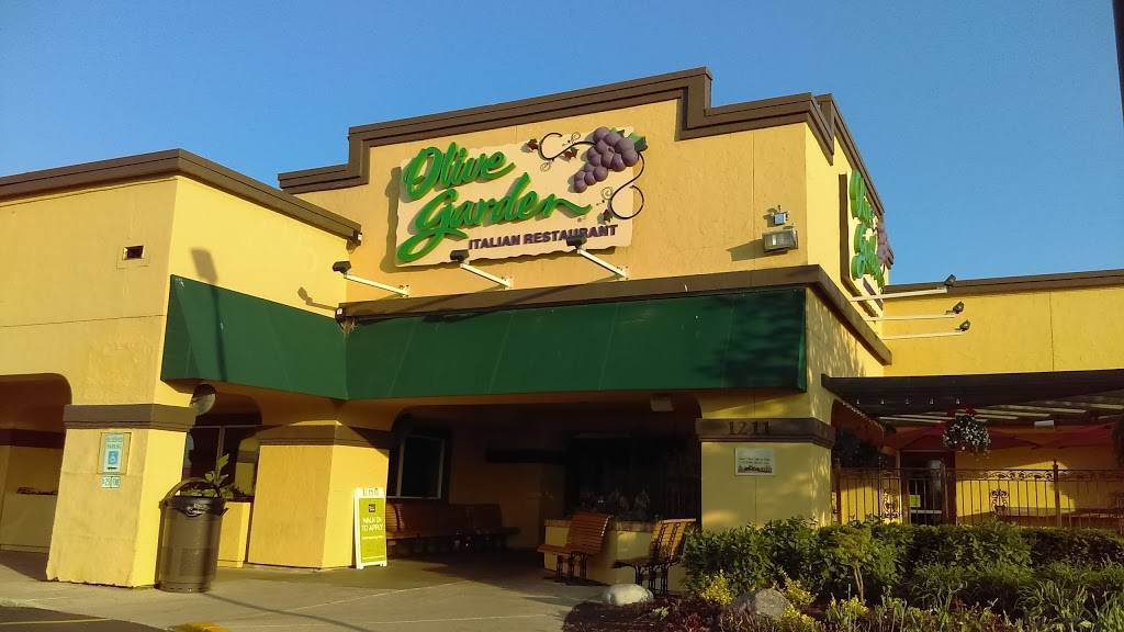 Olive Garden Italian Restaurant | meal takeaway | 1211 Butterfield Rd, Downers Grove, IL 60515, USA | 6308524224 OR +1 630-852-4224