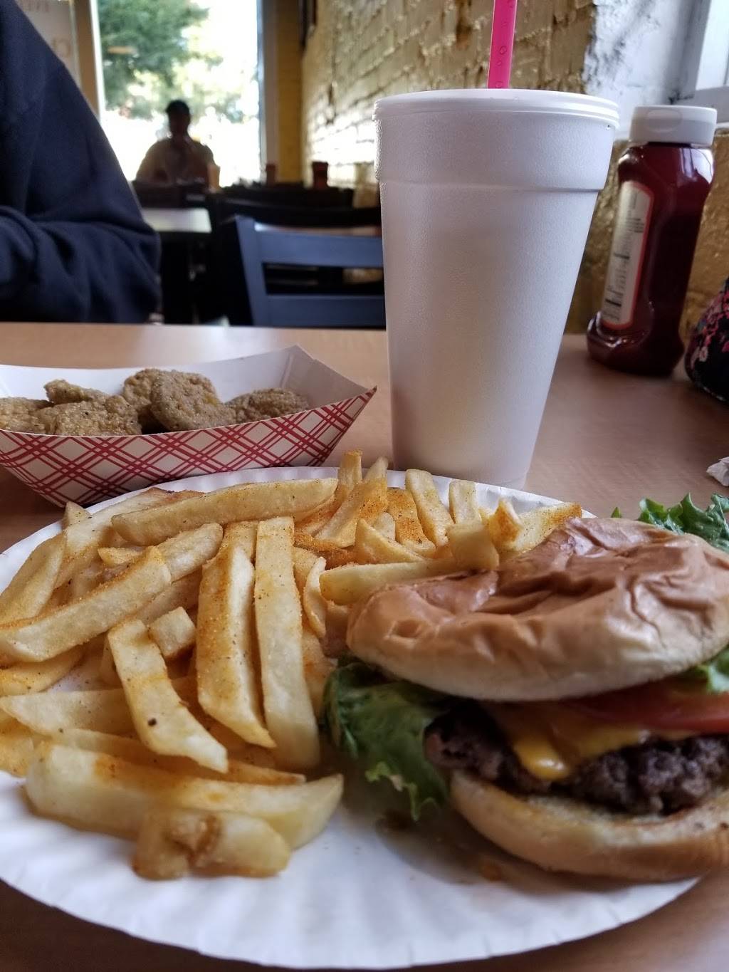 Wayback Burgers | restaurant | 160 S Sterling St, Morganton, NC 28655, USA | 8284386936 OR +1 828-438-6936