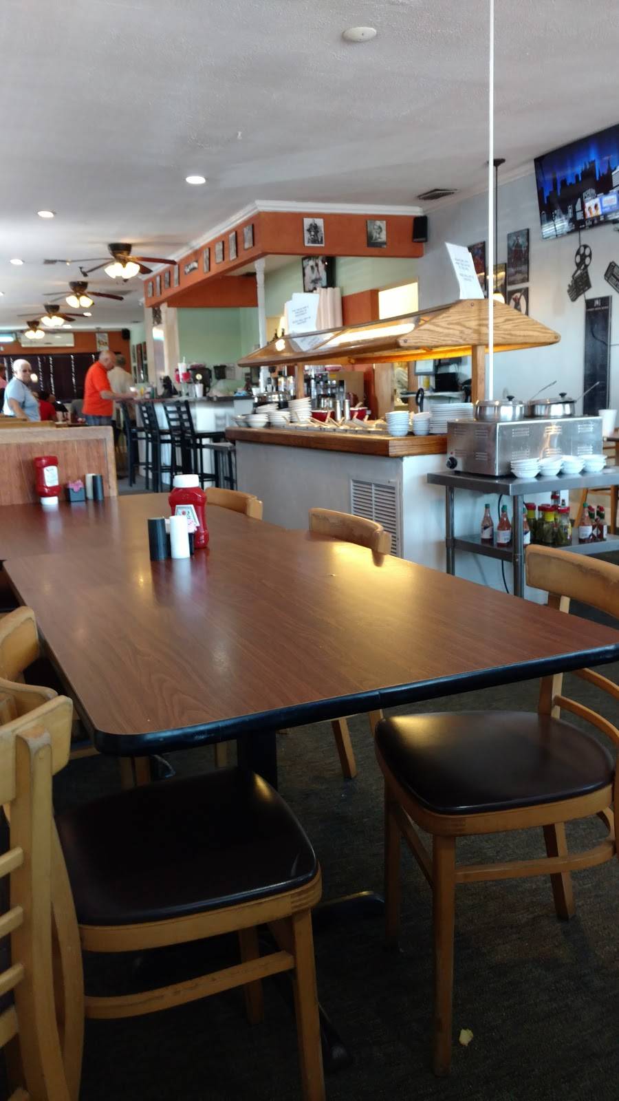 Four Seasons Restaurant | restaurant | 5298 US-27, Frostproof, FL 33843, USA | 8636352951 OR +1 863-635-2951