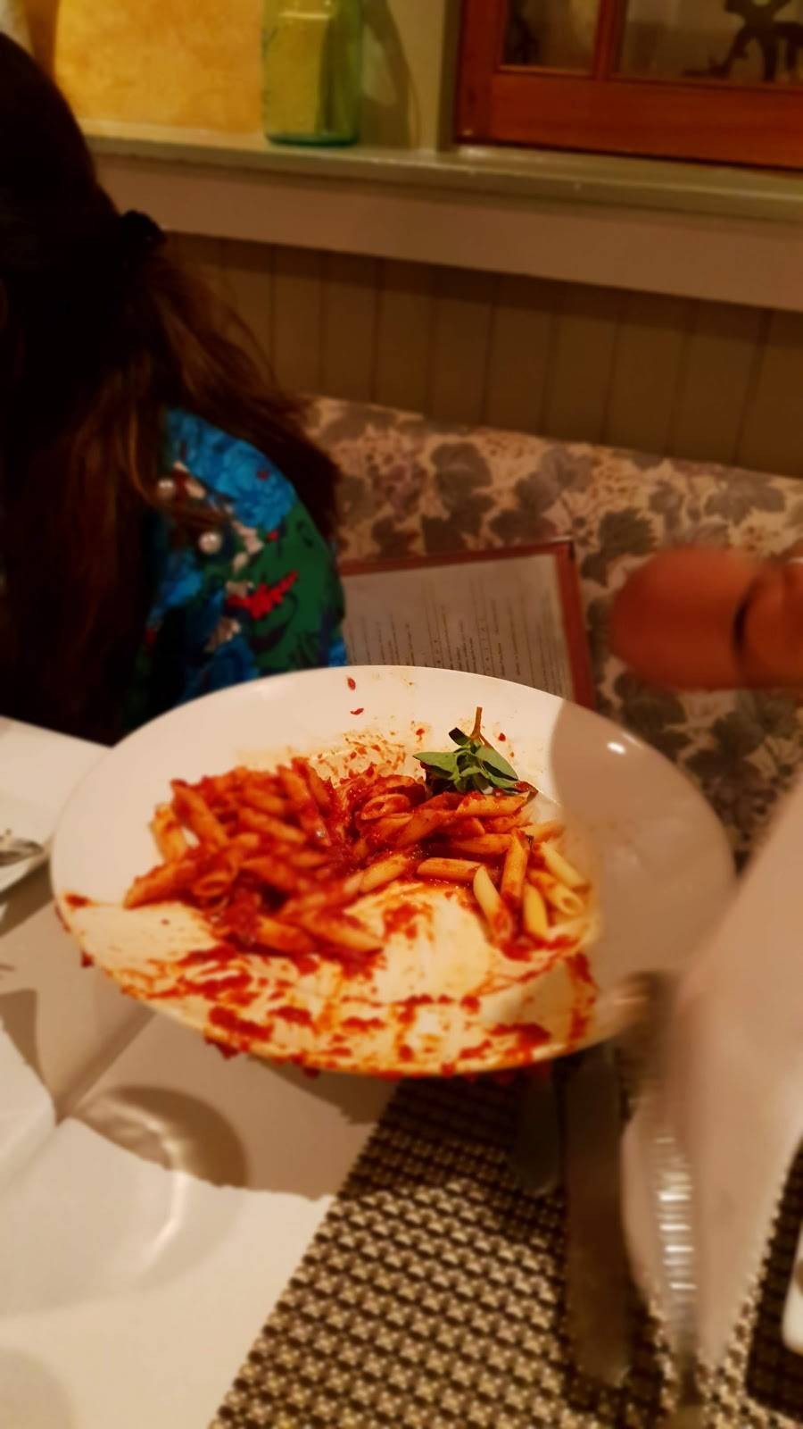 Chescas Restaurant | restaurant | 38 N Water St, Edgartown, MA 02539, USA | 5086271234 OR +1 508-627-1234