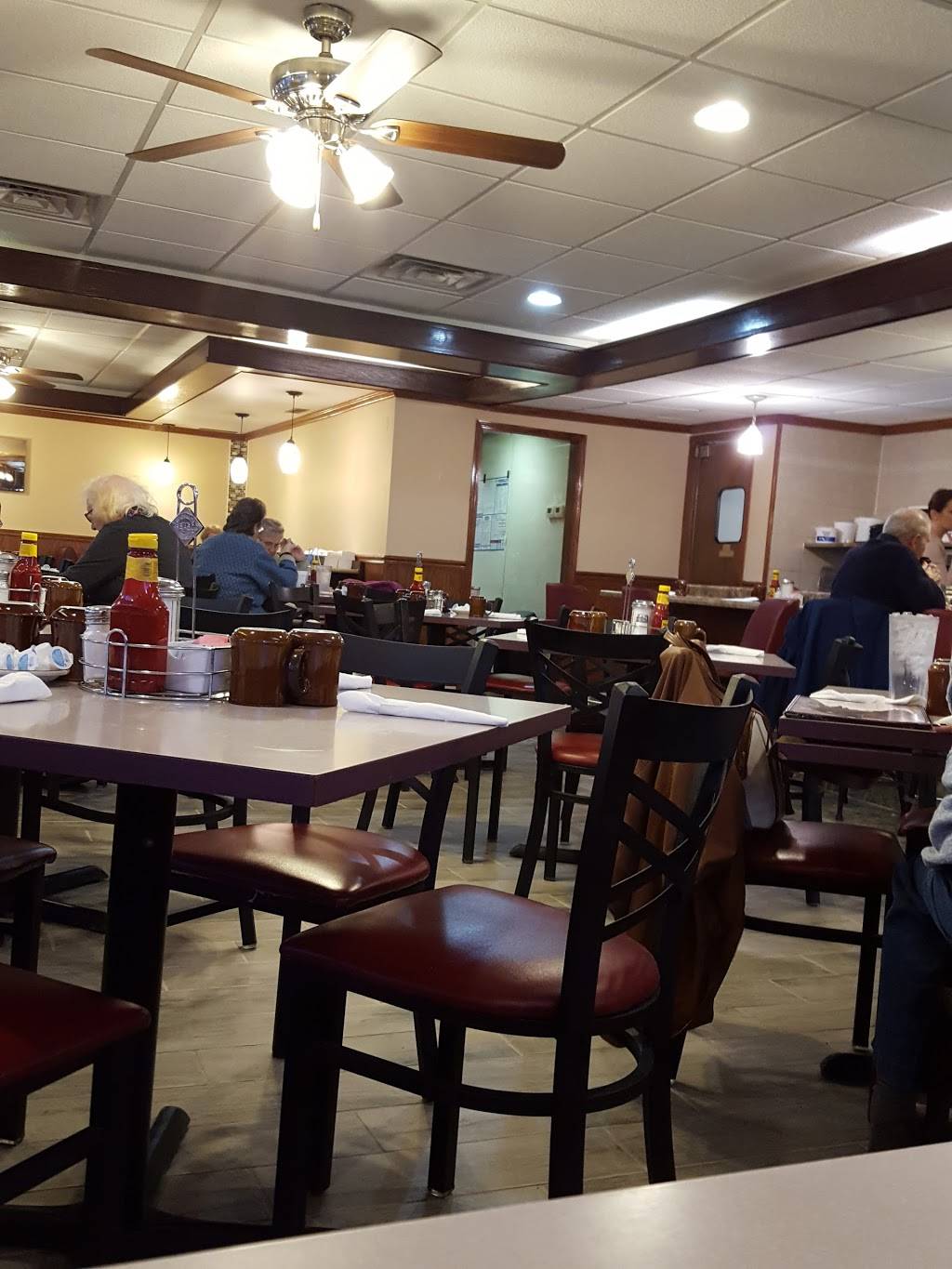 The New Brite Spot Family Restaurant | meal takeaway | 801 E Norris Dr, Ottawa, IL 61350, USA | 8154333899 OR +1 815-433-3899