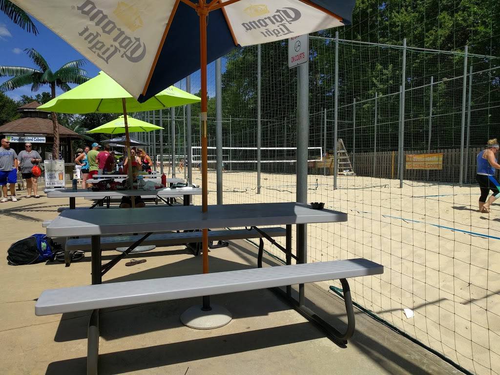 Razzles | restaurant | 27128 Bagley Rd, Olmsted Falls, OH 44138, USA | 4402353663 OR +1 440-235-3663