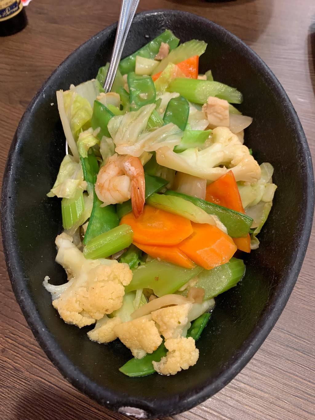 Maxs | restaurant | 313 W Broadway, Glendale, CA 91204, USA | 8186377751 OR +1 818-637-7751