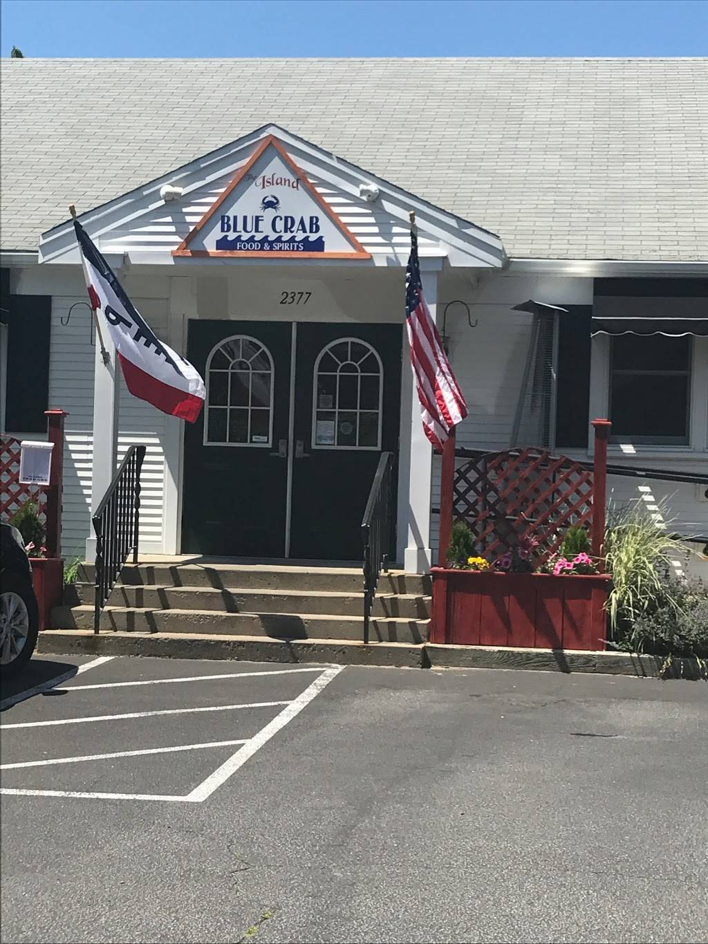 The Island Blue Crab | restaurant | 2377 Main St, Brewster, MA 02631, USA | 7743233076 OR +1 774-323-3076