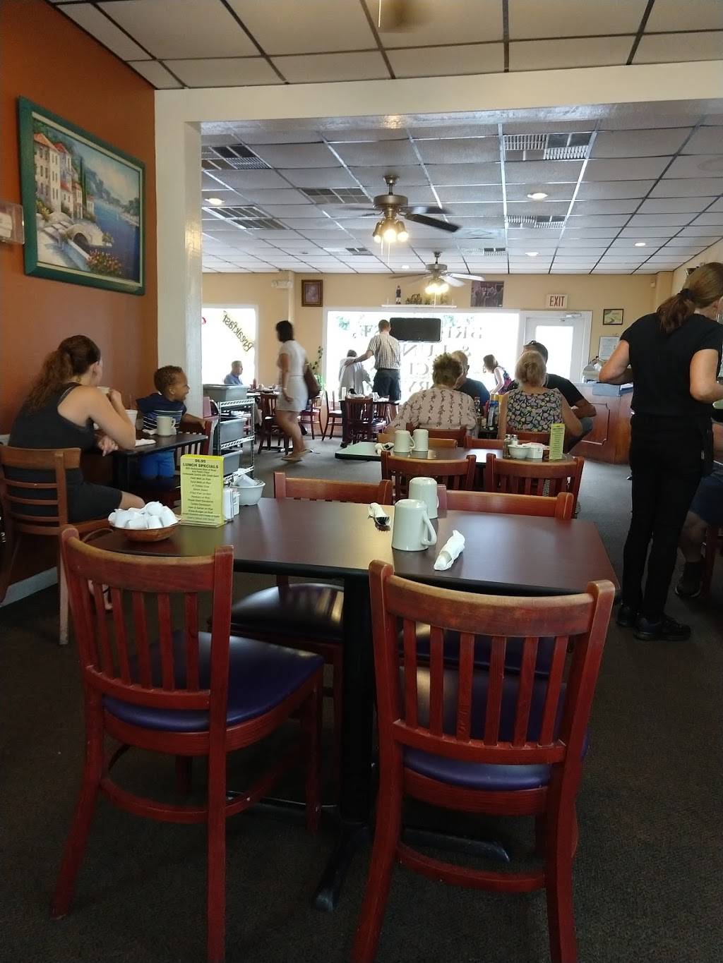 Susies Restaurant | restaurant | 6476 Ridge Rd, Port Richey, FL 34668, USA | 7278443928 OR +1 727-844-3928