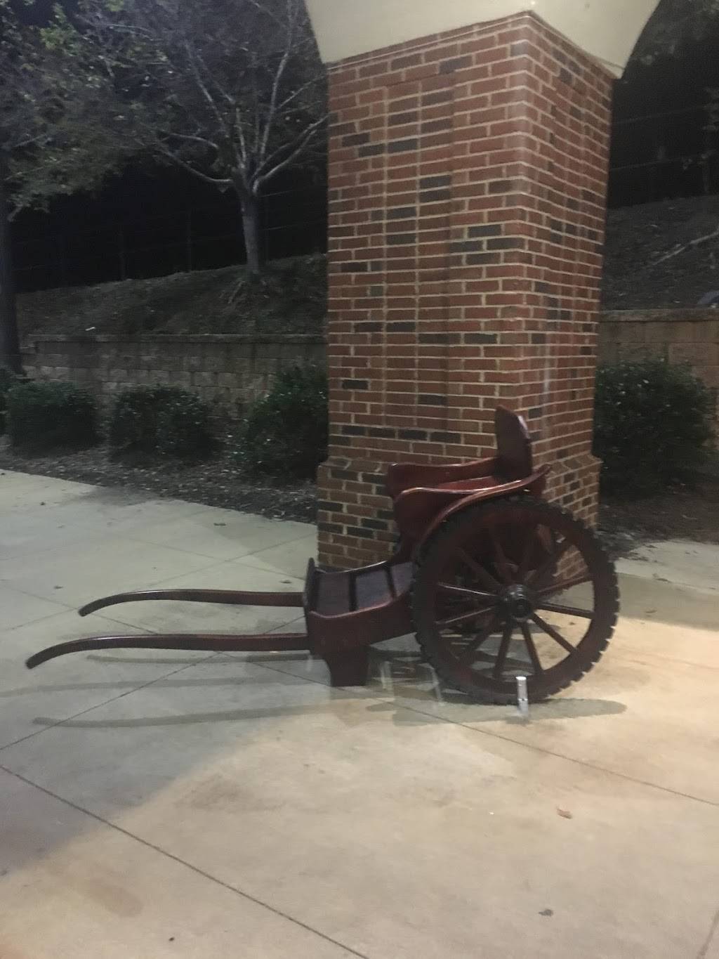 Inchin’s Bamboo | restaurant | 9601 N Tryon St, Charlotte, NC 28262, USA | 9805853850 OR +1 980-585-3850