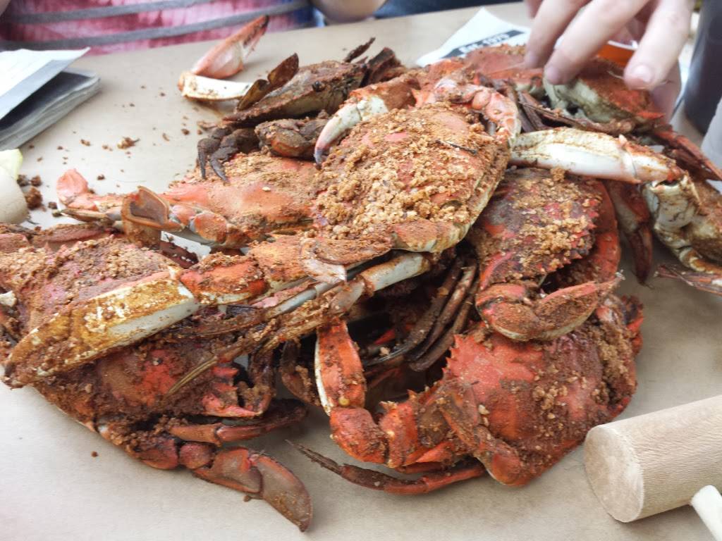Captain James Crabhouse | restaurant | 2121 Aliceanna St, Baltimore, MD 21231, USA | 4106751819 OR +1 410-675-1819
