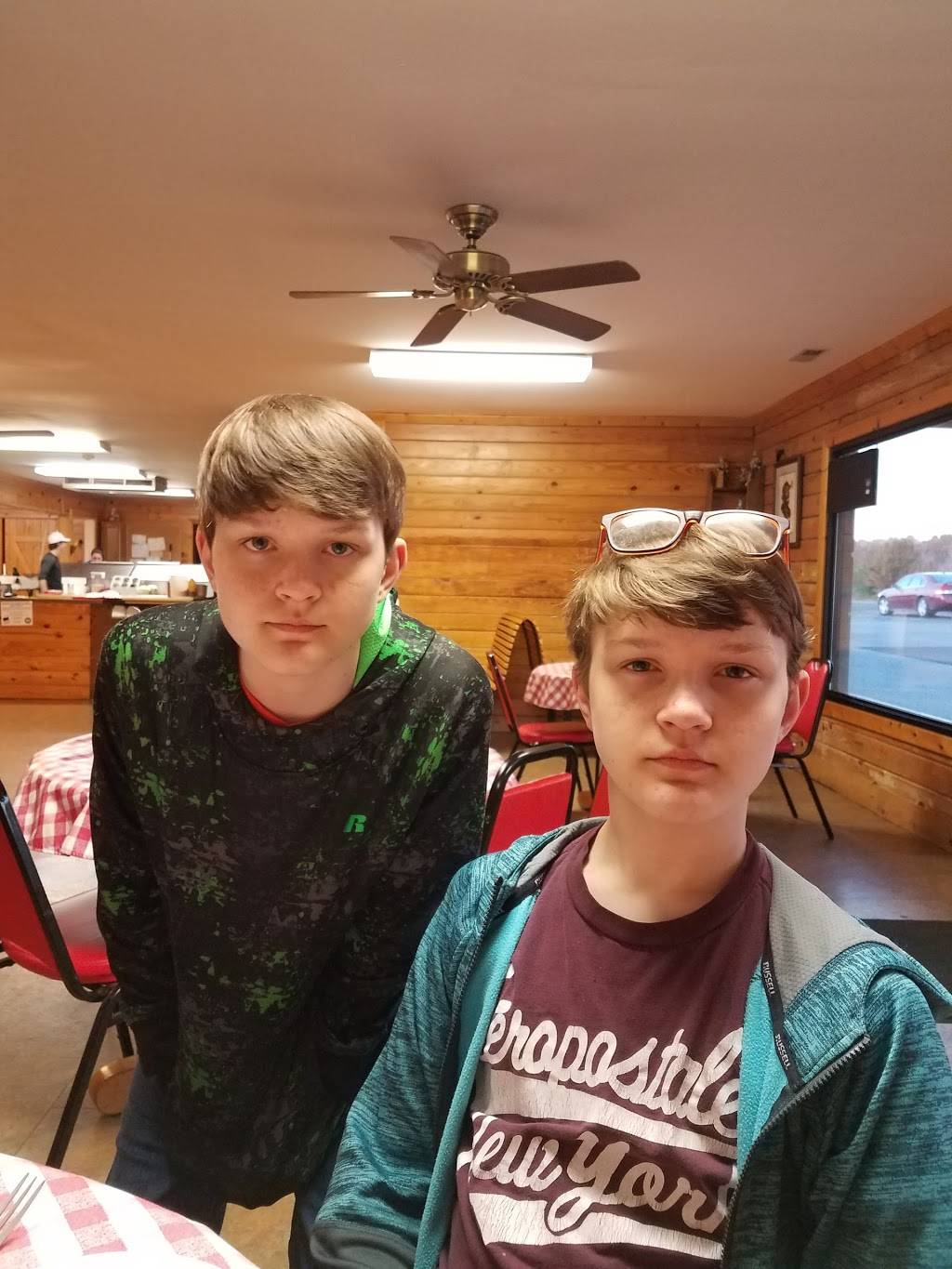 Hobo Mickeys Pizza House | restaurant | 1065 National Mine Rd, Madisonville, KY 42431, USA | 2708211972 OR +1 270-821-1972