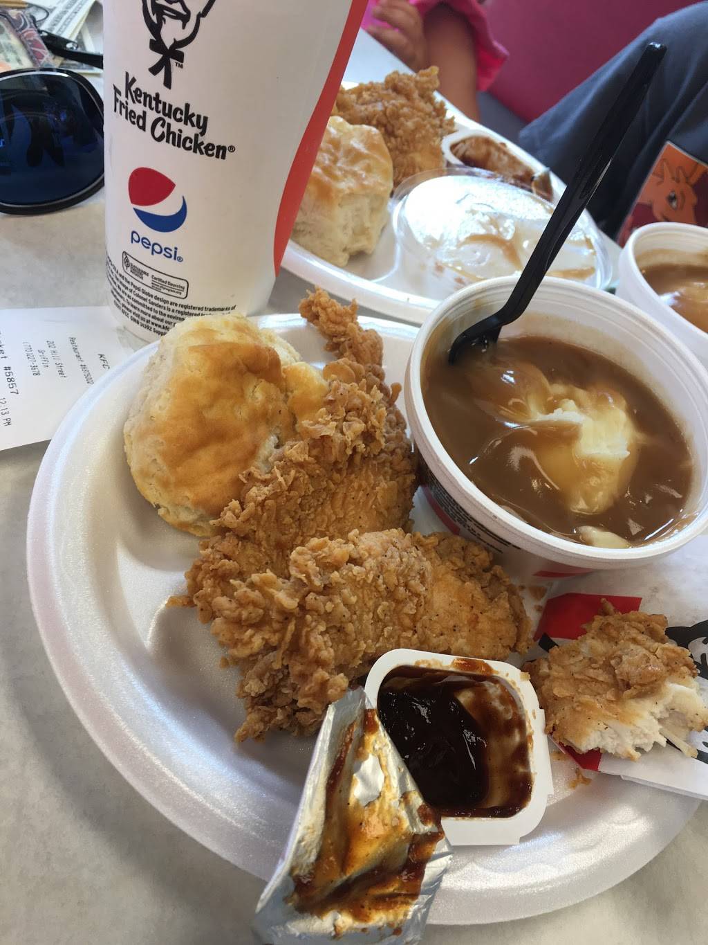 KFC | restaurant | 202 S Hill St, Griffin, GA 30224, USA | 7702273678 OR +1 770-227-3678