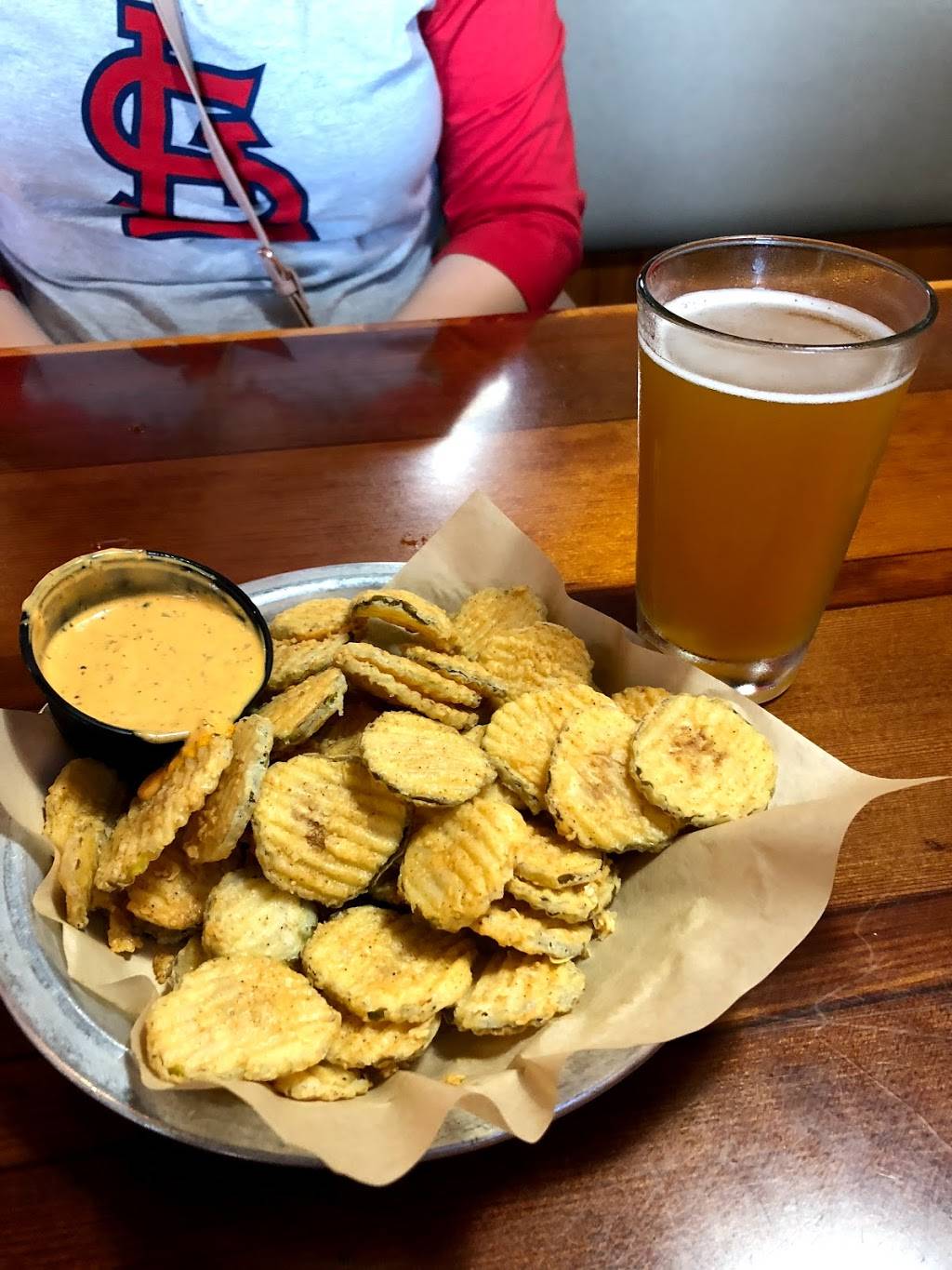 Hooters | meal takeaway | 301 Market Pl Suite C, Fairview Heights, IL 62208, USA | 6183983374 OR +1 618-398-3374