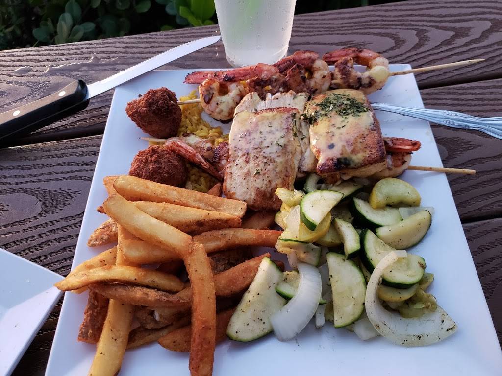 The Salty Crab Bar & Grill | restaurant | 1154 Estero Blvd, Fort Myers Beach, FL 33931, USA | 2392338224 OR +1 239-233-8224