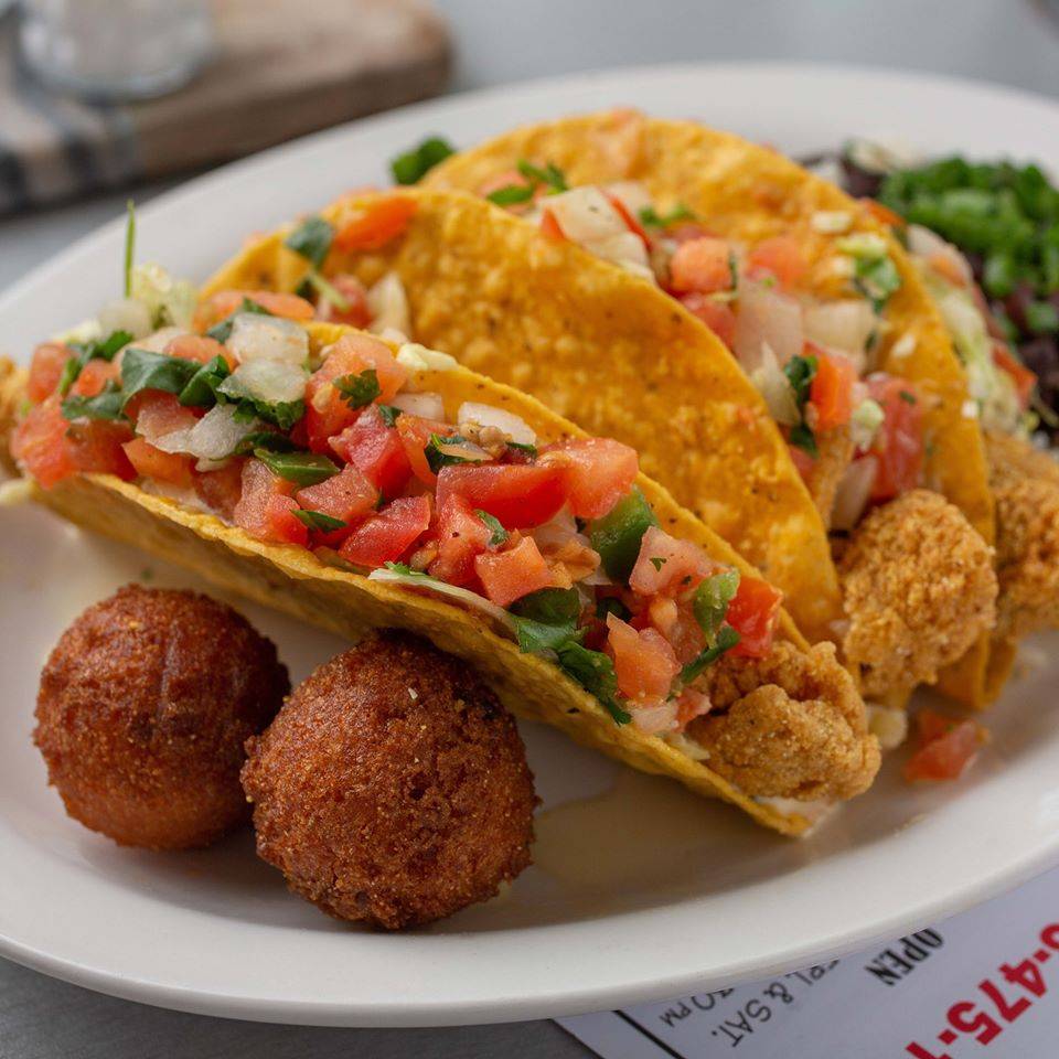 Flying Burger & Seafood Tulsa | restaurant | 312 West 71st St S, Tulsa, OK 74132, USA | 9185616151 OR +1 918-561-6151