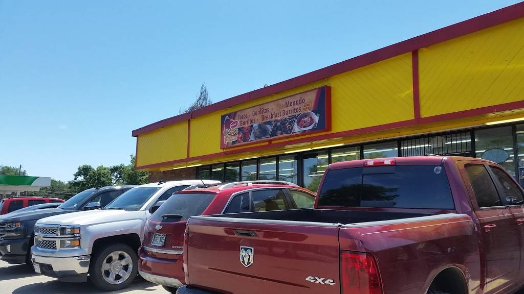 Wichos Tacos | restaurant | 9698 E Montview Blvd, Aurora, CO 80010, USA | 7204853431 OR +1 720-485-3431