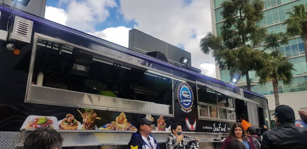 La Misteriosa Food Truck Bunker Tj | restaurant | ave, Diego Rivera #9, Zona Urbana Rio Tijuana, 22010 Tijuana, B.C., Mexico | 016643635973 OR +52 664 363 5973