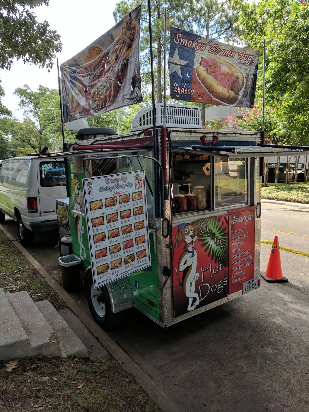 Yummy Dog | restaurant | 1000-1348 Post Oak Park Dr, Houston, TX 77027, USA | 8322973723 OR +1 832-297-3723