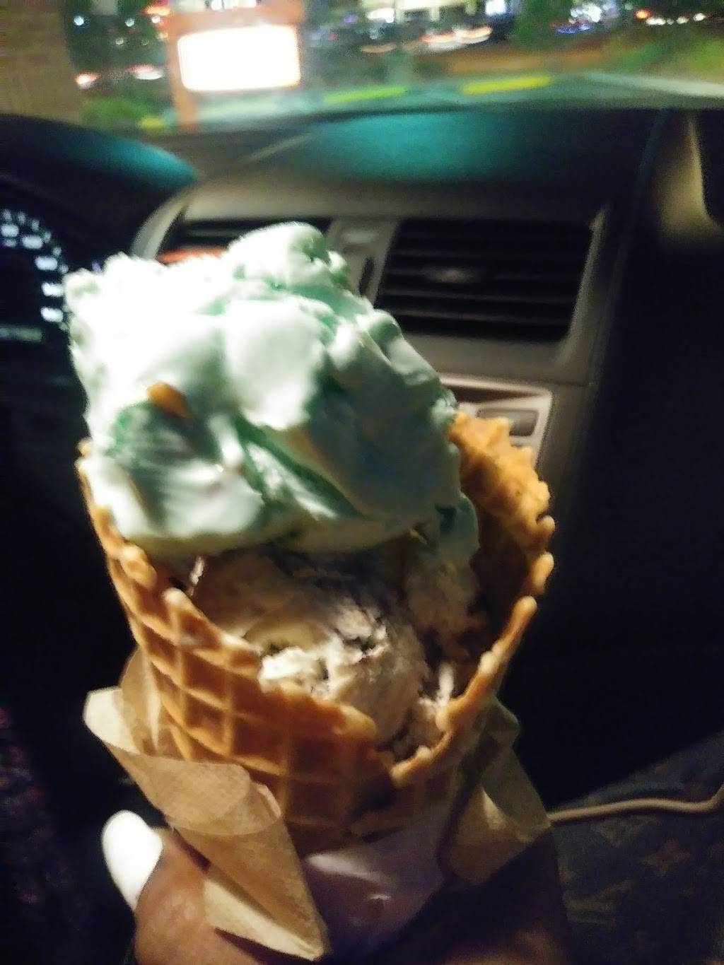 Dunkin Donuts | cafe | 5610 E Fowler Ave, Temple Terrace, FL 33617, USA | 8139858600 OR +1 813-985-8600