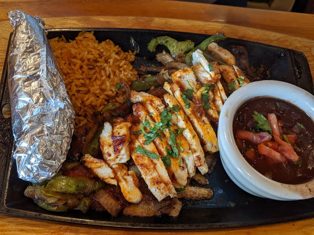 Chilis Grill & Bar | restaurant | 3720 W 41st St, Sioux Falls, SD 57106, USA | 6053613900 OR +1 605-361-3900