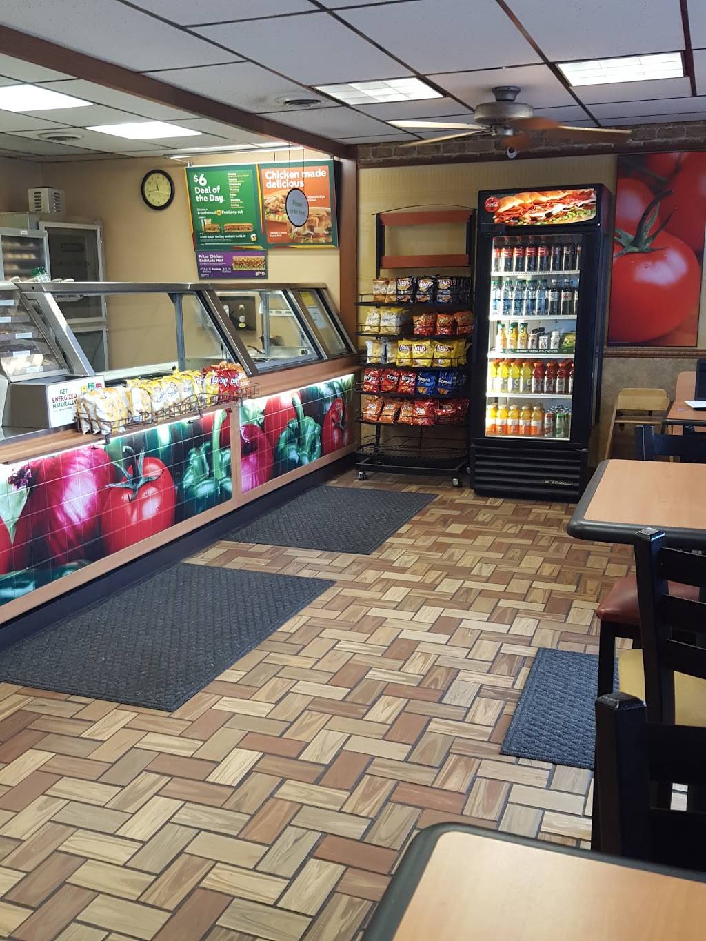 Subway | restaurant | 424 N Main St, Middlebury, IN 46540, USA | 5748257857 OR +1 574-825-7857