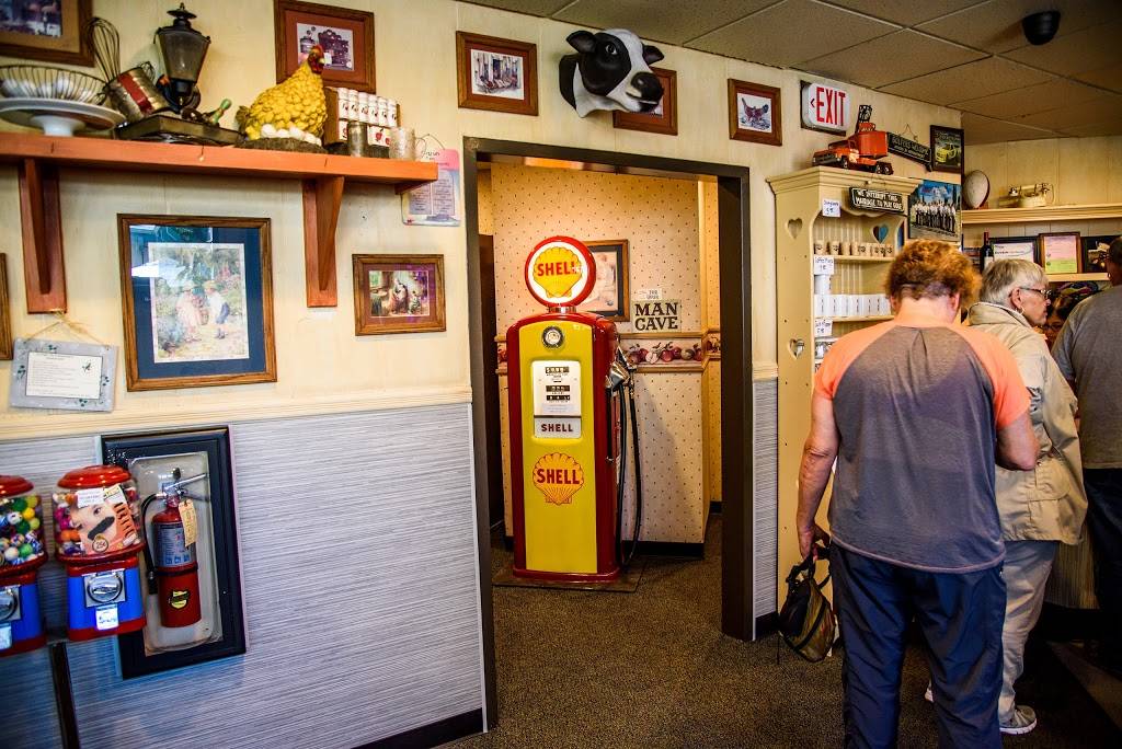 Apple Annies | restaurant | 1165 N Blackstone St, Tulare, CA 93274, USA | 5596863411 OR +1 559-686-3411