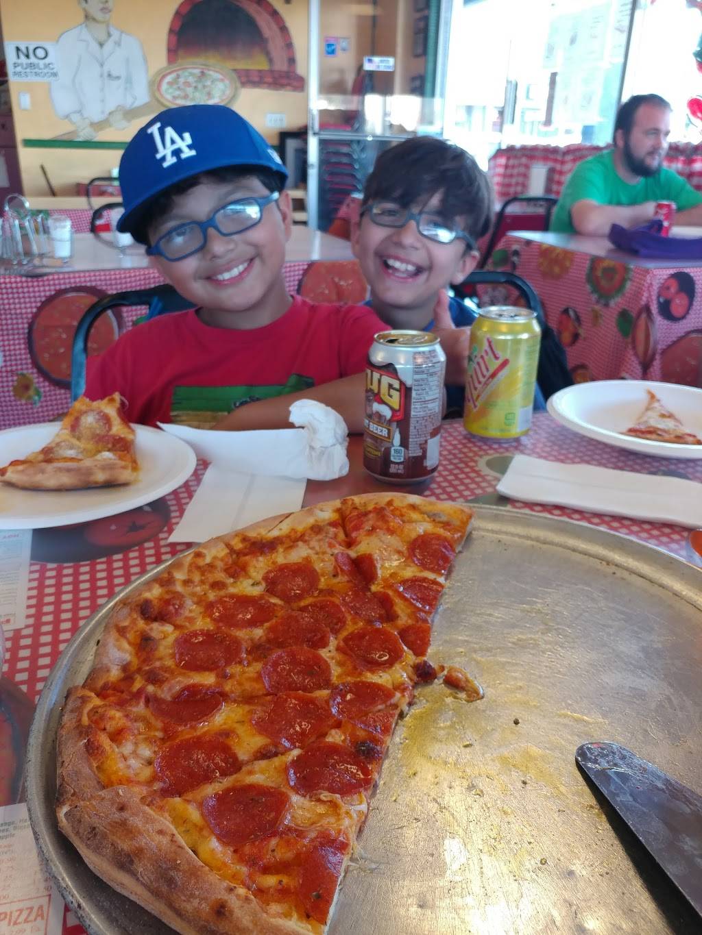 Philipos Pizza & Pasta | restaurant | 1206 Pacific Coast Hwy, Harbor City, CA 90710, USA | 3105170445 OR +1 310-517-0445