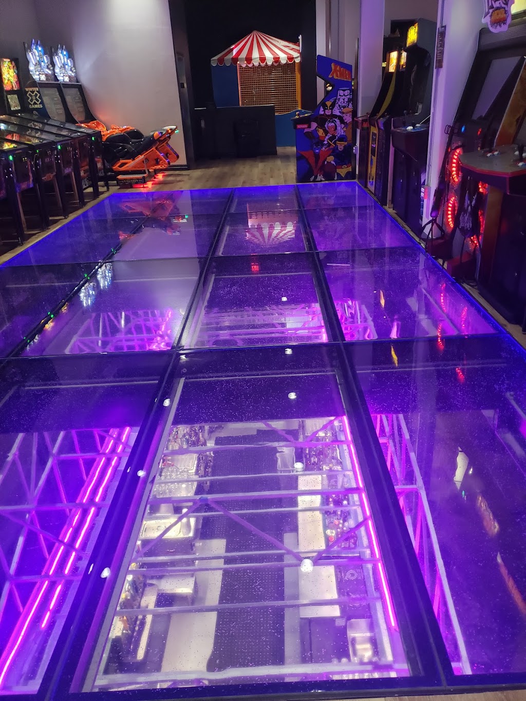 RETRO | restaurant | 326 N Chaparral St, Corpus Christi, TX 78401, USA | 3616973876 OR +1 361-697-3876