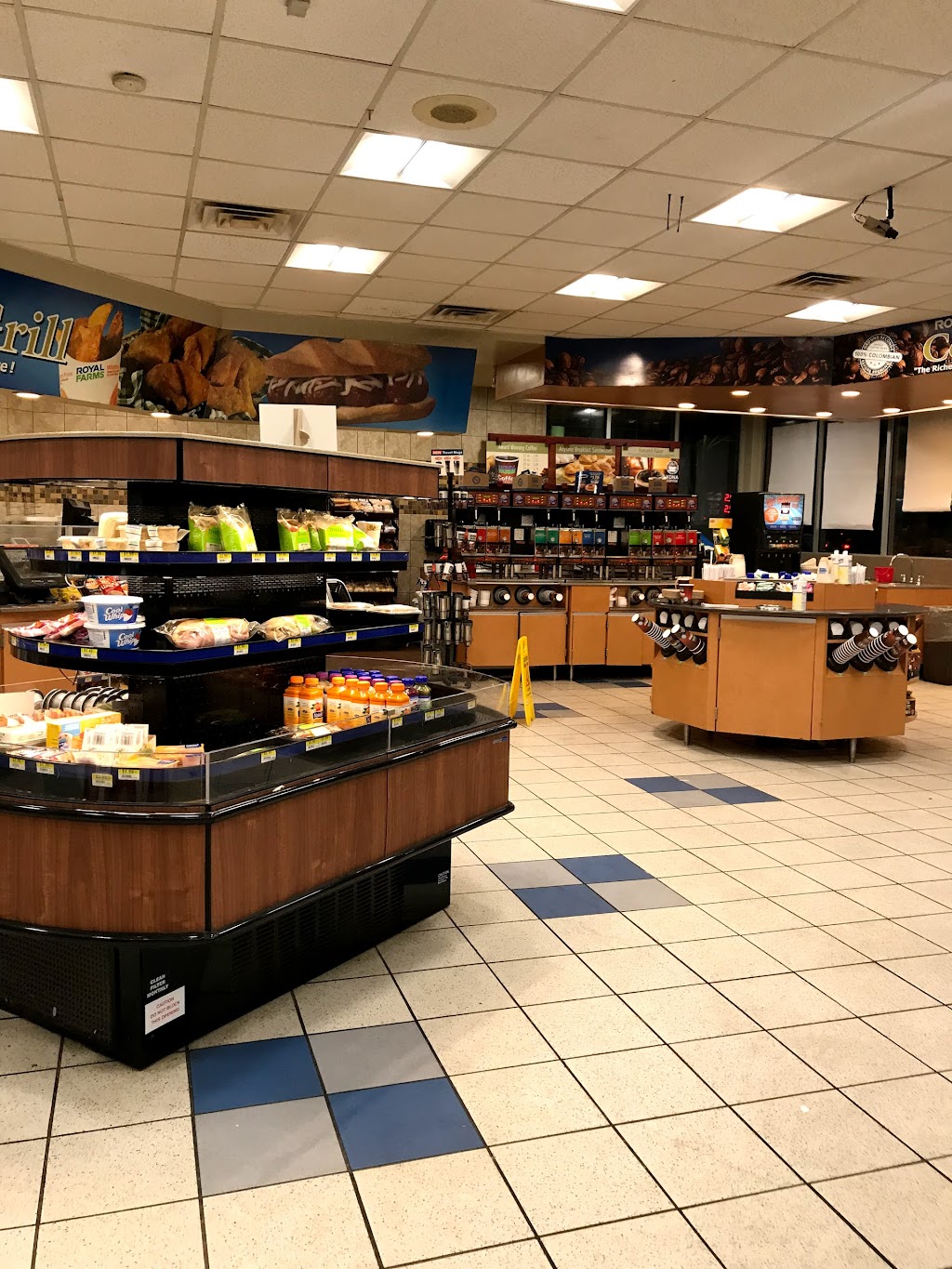 Royal Farms | meal takeaway | 10740 Pulaski Hwy, White Marsh, MD 21162, USA | 4103448057 OR +1 410-344-8057