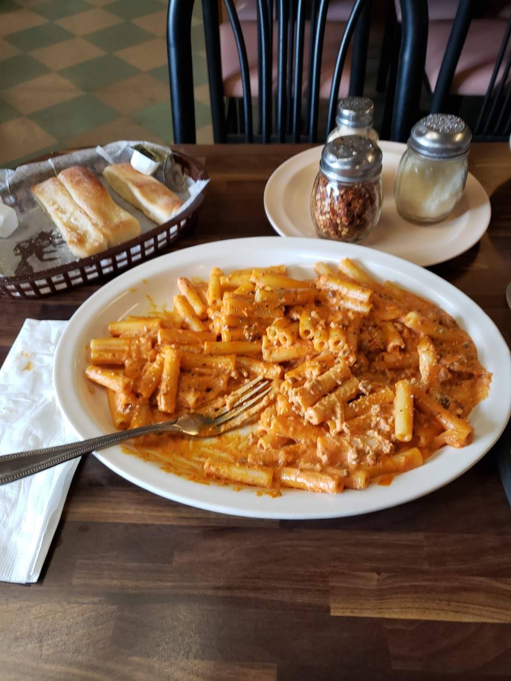 Nicks Italian Kitchen | restaurant | 1314 Magnolia Ave, Buena Vista, VA 24416, USA | 5402617992 OR +1 540-261-7992