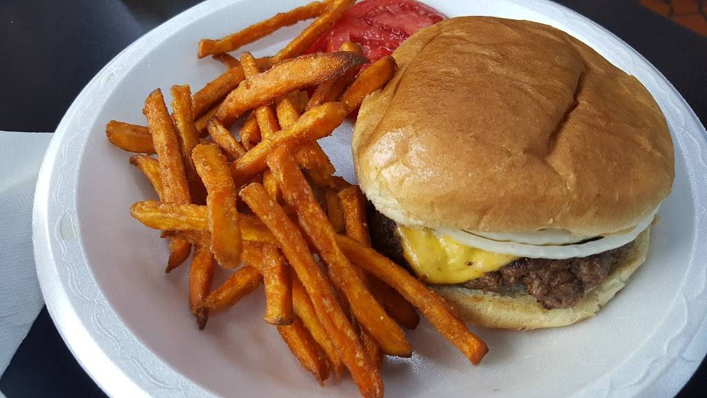 Varsity Square | restaurant | 778 Hyatt St, Gaffney, SC 29341, USA | 8649099557 OR +1 864-909-9557