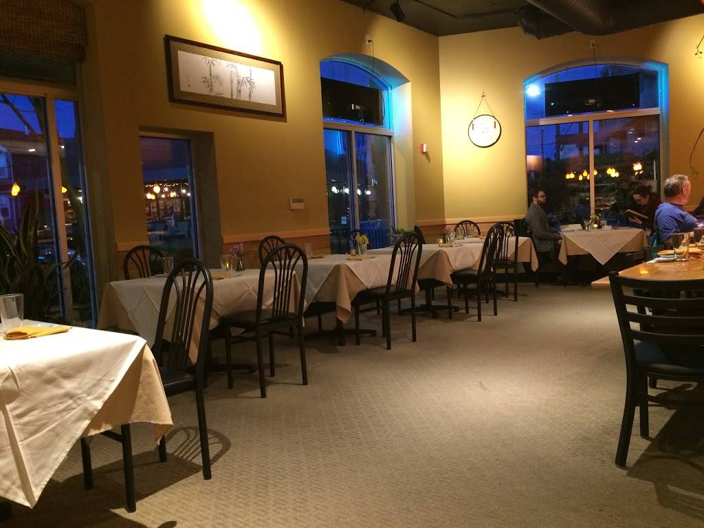 Kisaku Sushi | restaurant | 2101 N 55th St Suite 100, Seattle, WA 98103, USA | 2065459050 OR +1 206-545-9050