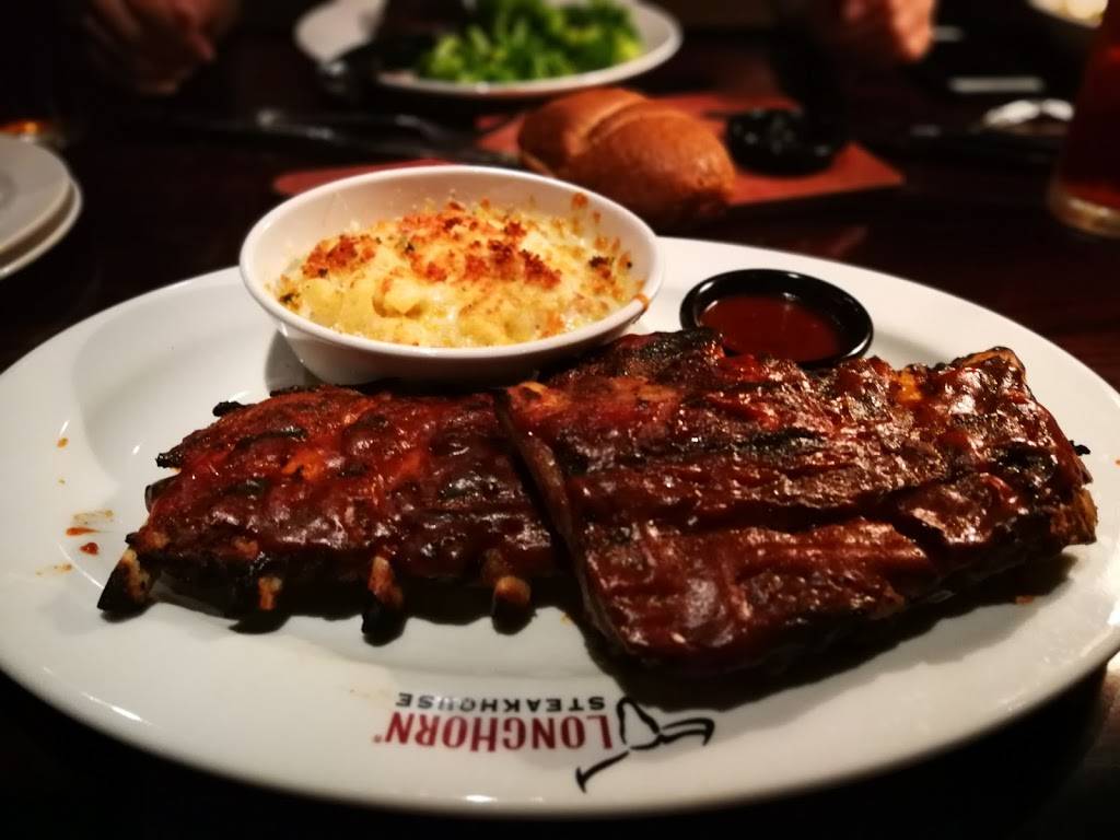 LongHorn Steakhouse | meal takeaway | 13701 S Tamiami Trail, Fort Myers, FL 33912, USA | 2394373395 OR +1 239-437-3395