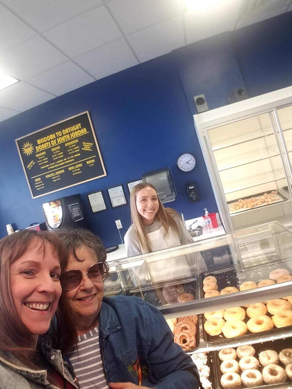 SoJo Daylight Donuts | bakery | 10497 S Redwood Rd, South Jordan, UT 84095, USA | 8014412362 OR +1 801-441-2362