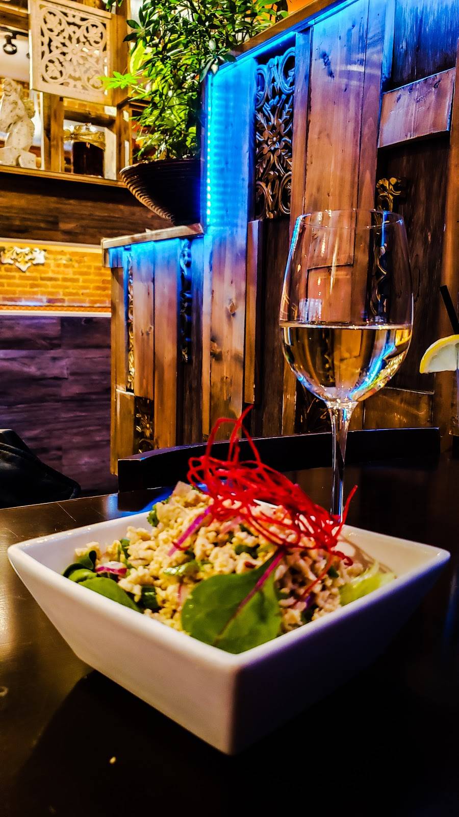 Sumittra Thai Cuisine | restaurant | 12 E Patrick St, Frederick, MD 21701, USA | 3016682303 OR +1 301-668-2303