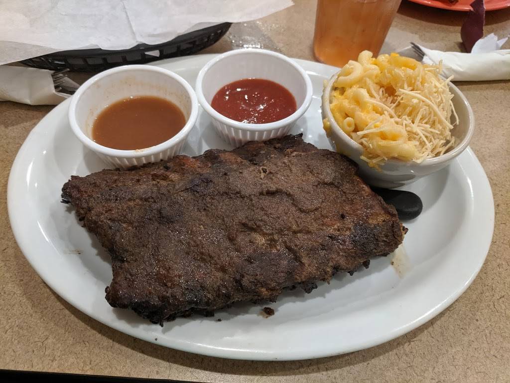 Famous Mikes | restaurant | 524 Poplar St, Macon, GA 31201, USA | 4782001122 OR +1 478-200-1122