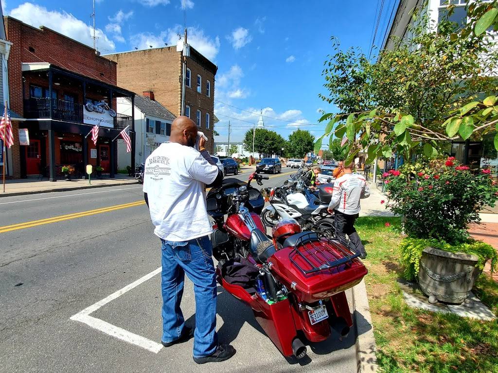 CHOPHOUSE BAR, BURGERS AND BILLIARDS | restaurant | 124 S Main St, Woodstock, VA 22664, USA | 5404599244 OR +1 540-459-9244