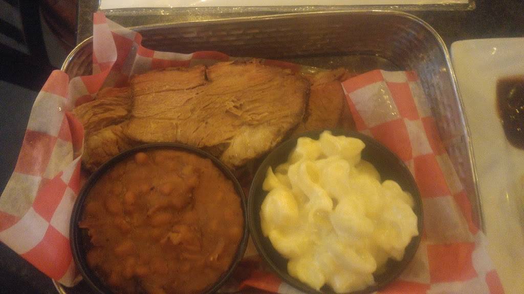 Brickhouse BBQ - Burgers - Brews | restaurant | 1021 N Cummings Ln, Washington, IL 61571, USA | 3098863070 OR +1 309-886-3070