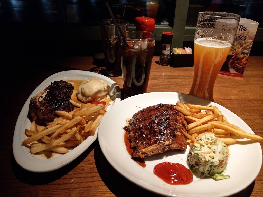 TGI Fridays | restaurant | 1 Brewers Way, Milwaukee, WI 53214, USA | 4149024201 OR +1 414-902-4201