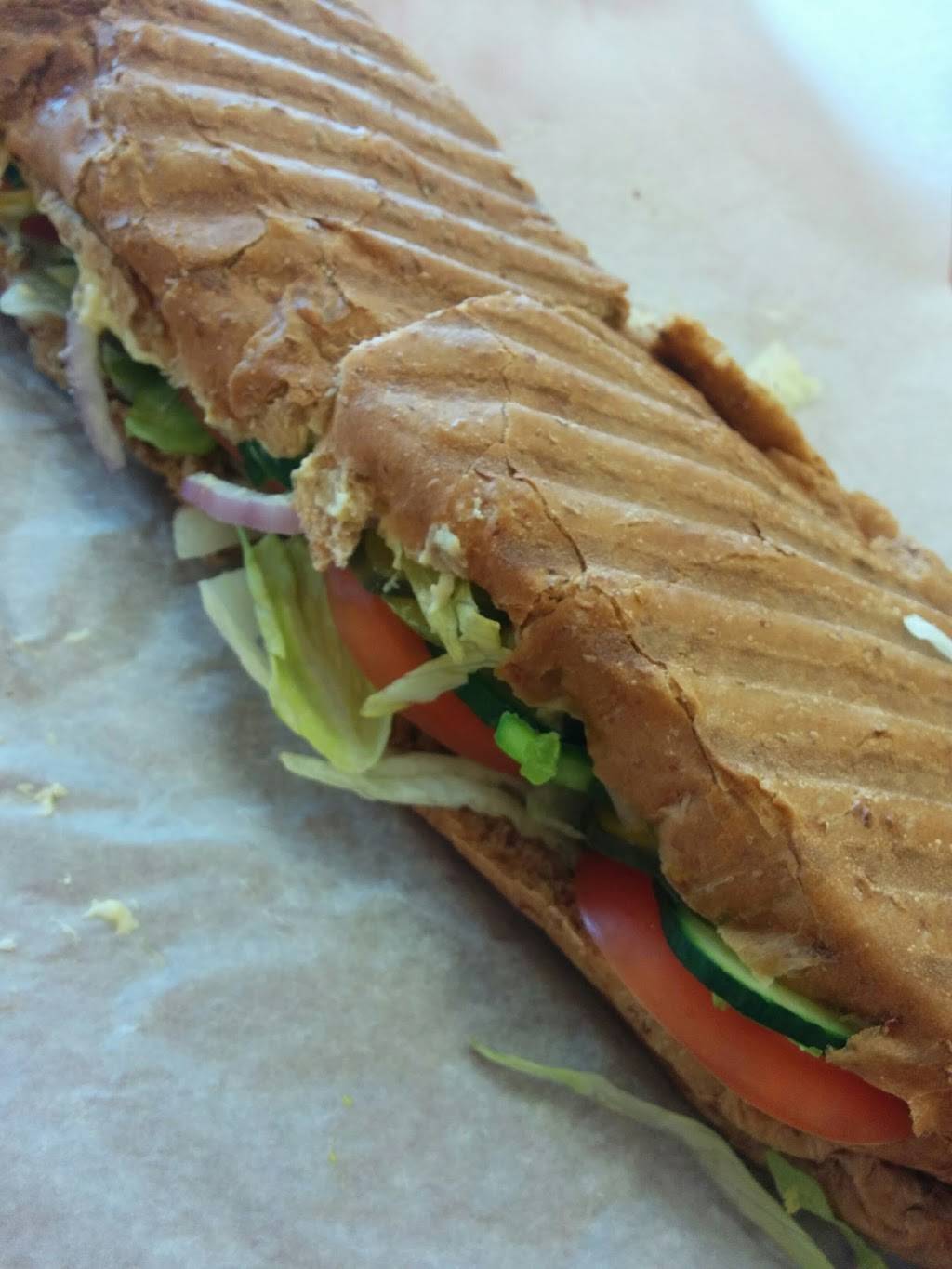 Mr.Sub | restaurant | 850 Main St E, Milton, ON L9T 0J4, Canada | 9058649782 OR +1 905-864-9782