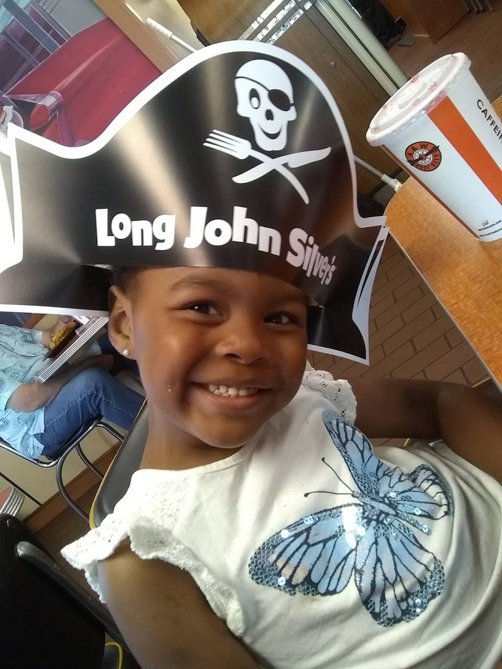 Long John Silvers | restaurant | 2501 E Oakland Ave, Bloomington, IL 61701, USA | 3096631823 OR +1 309-663-1823