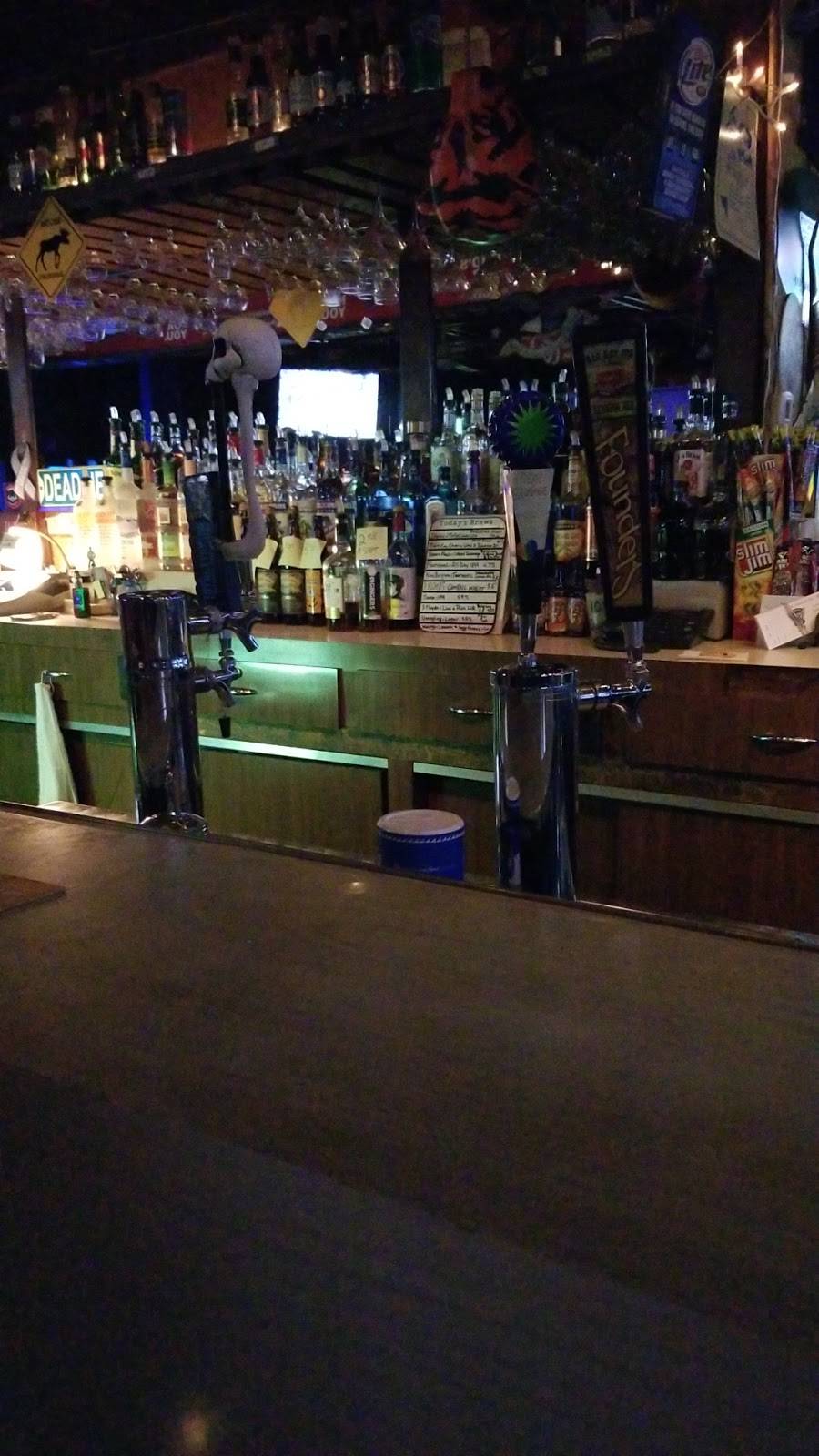 Bone Dry Bar & Grill | restaurant | 3805 Ridge Rd, Highland, IN 46322, USA | 2198382442 OR +1 219-838-2442